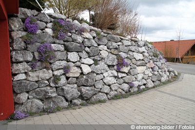 Mauer Naturstein Trockenmauer