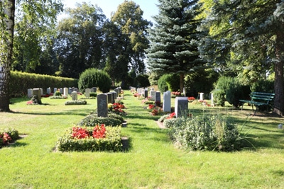 Grabbepflanzung Friedhof