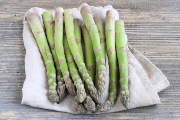 Grünen Spargel selber anbauen Anleitung Gartendialog.de